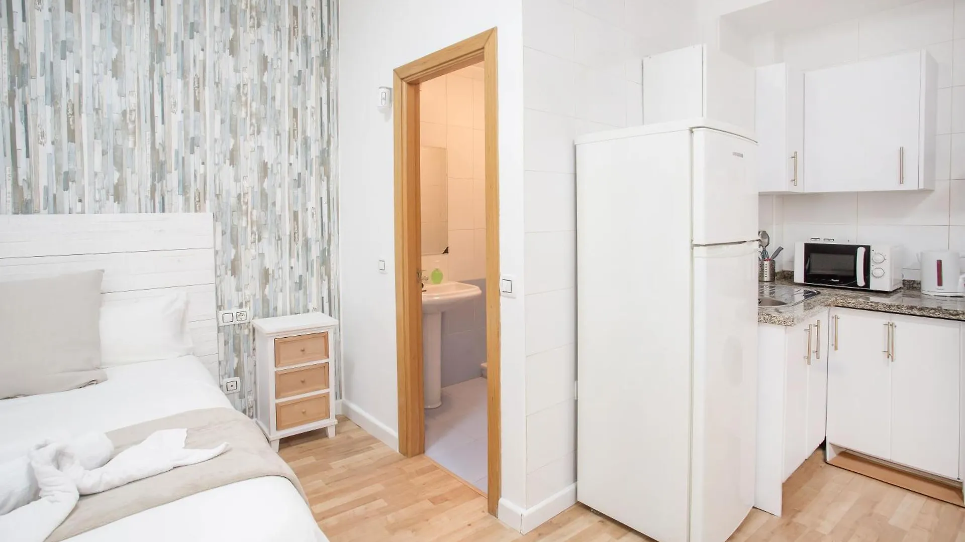 Suncity Petit Studio Apartment Malaga