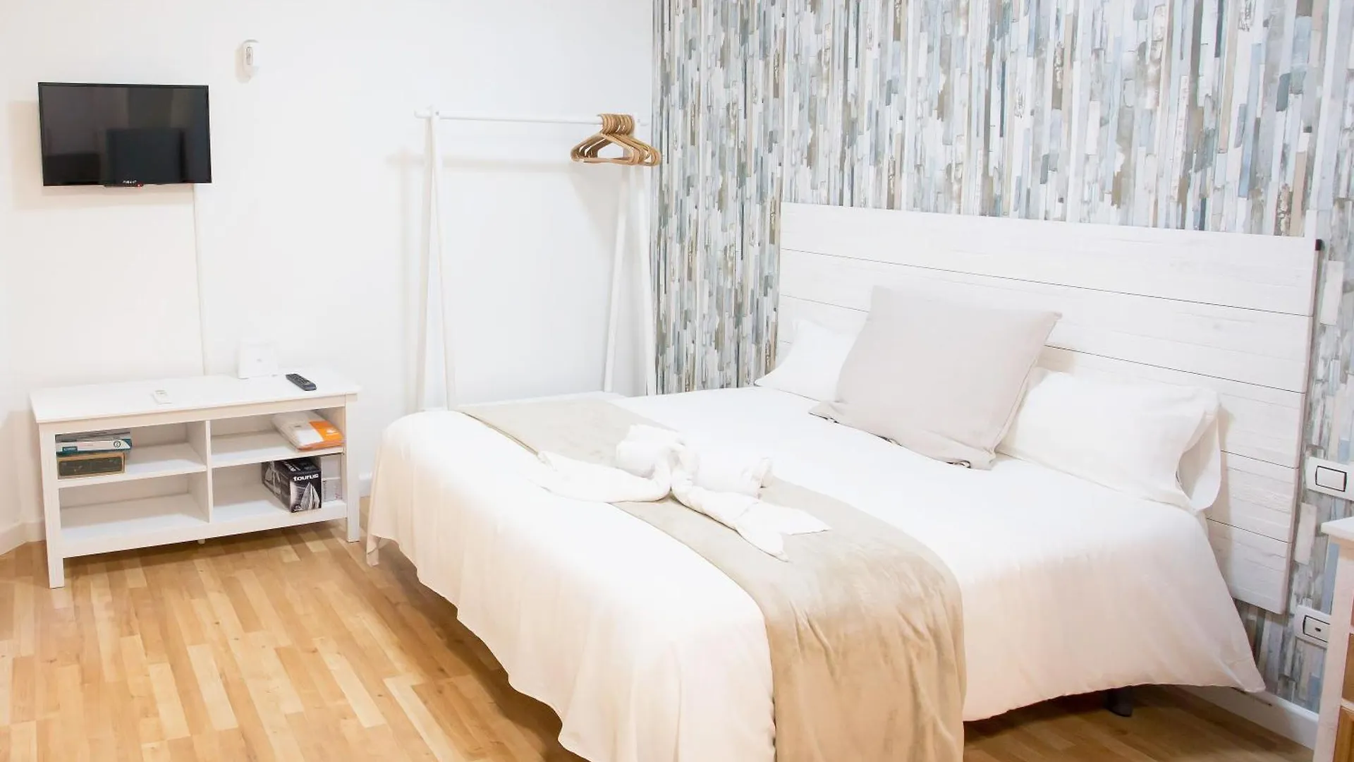 Suncity Petit Studio Apartment Malaga 0*,  Spain